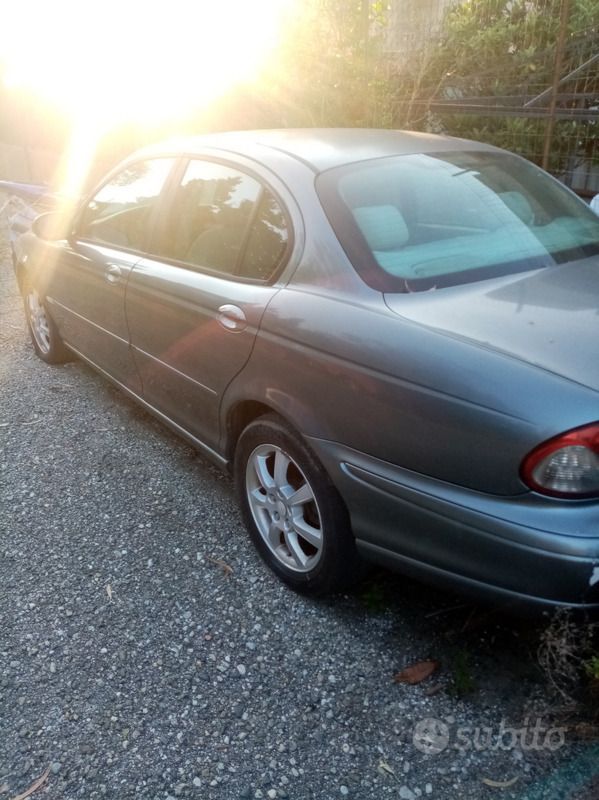 Usata Jaguar X-type 131 CV (96 kW) 2007 Grigio Berlina