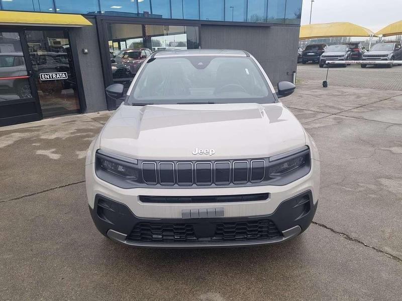 Nuova Jeep Avenger Longitude 101 CV (74 kW) 2025 Grigio / metallizzato SUV