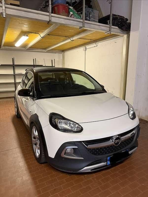 Usata Opel Adam Rocks S 150 CV (110 kW) 2017 Utilitaria