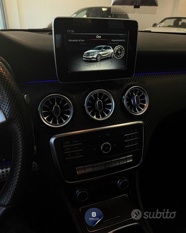 Usata Mercedes A180 Premium 109 CV (80 kW) 2017 Grigio Berlina