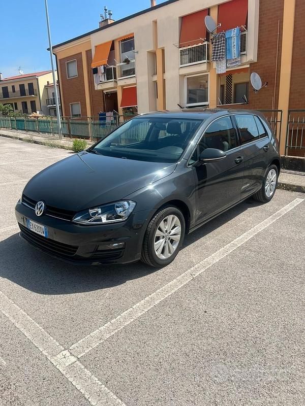 Usata VW Golf VII Business 105 CV (77 kW) 2014 Berlina