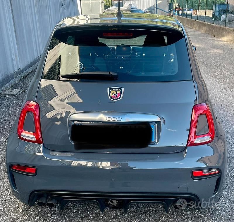 Grigio Usata 2021 Abarth 595 Due volumi | 17.500 € (Ottimo prezzo) - Immagine 1/4