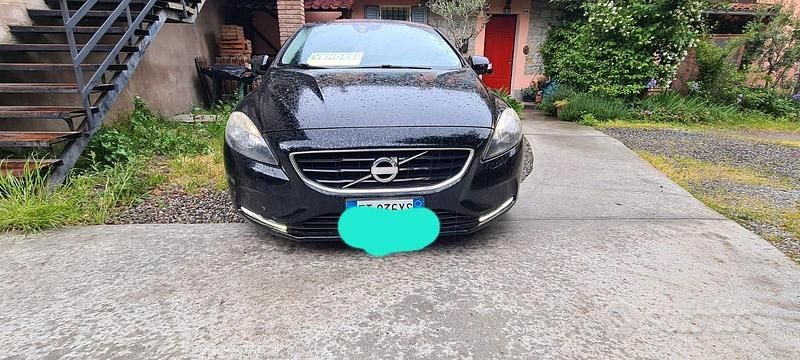 Usata Volvo V40 115 CV (84 kW) 2013 Nero Station wagon