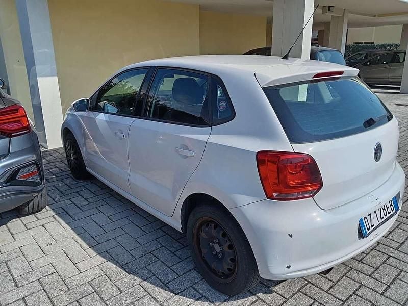 Bianco Usata 2009 VW Polo Comfortline Tre volumi | 5400 € (Ottimo prezzo) - Immagine 1/4