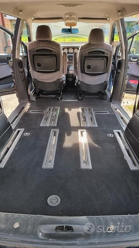 Usata Citroën C8 Elegance 136 CV (100 kW) 2006 Blu/azzurro Monovolume