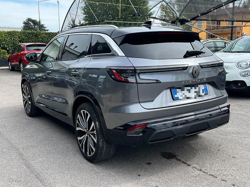Usata Renault Austral Iconic 200 CV (147 kW) 2023 Grigio metallizzato SUV