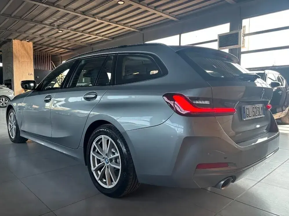 Usata BMW 330 Advantage 184 CV (135 kW) 2022 Grigio Station wagon