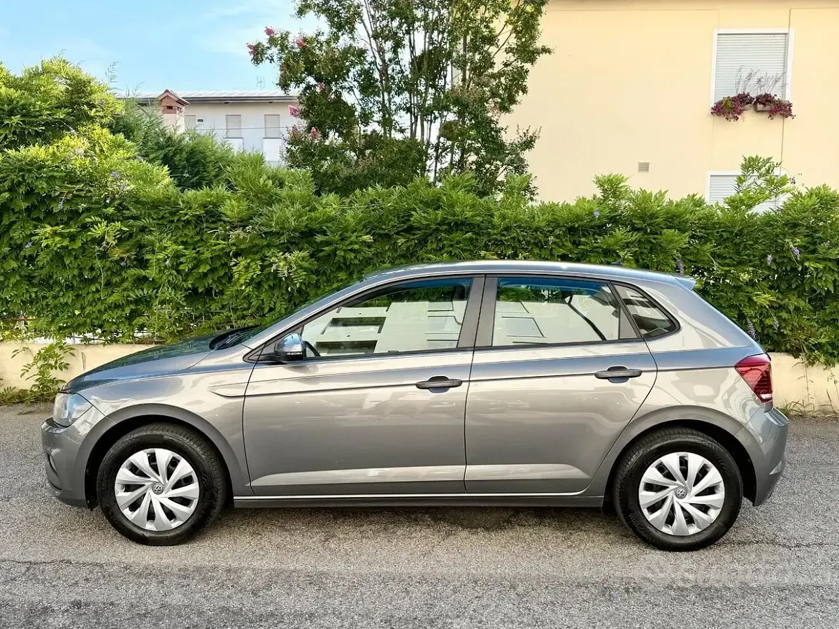 Usata VW Polo Trendline 65 CV (47 kW) 2017 Grigio Berlina