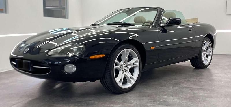 Usata Jaguar XK8 298 CV (219 kW) 2003 Nero Cabrio
