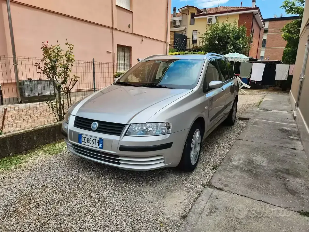 Usata Fiat Stilo Wagon 103 CV (75 kW) 2003 Grigio Station wagon