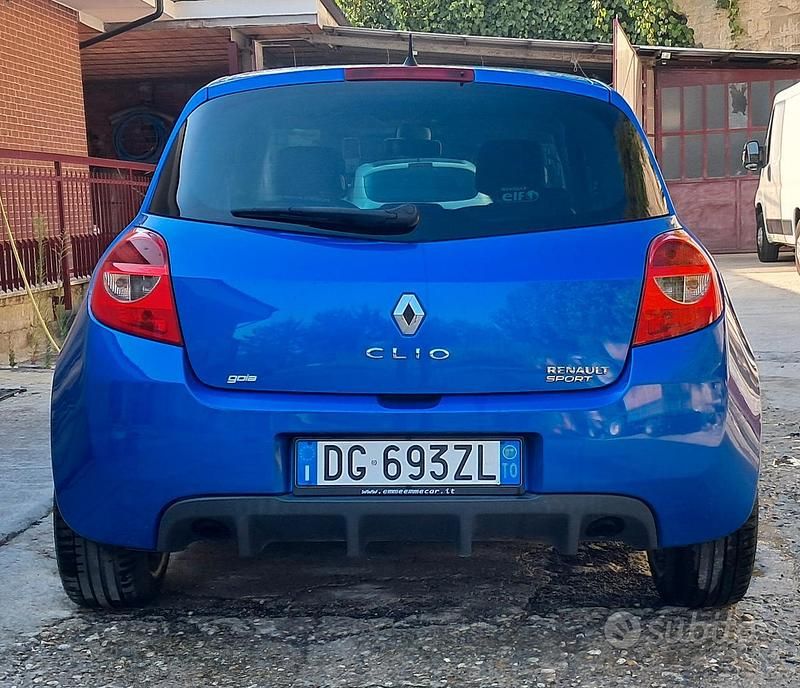 Usata Renault Clio II R.S. 200 CV (147 kW) 2007 Blu Berlina