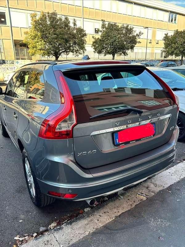 Usado Volvo XC60 Business Edition 150 CV (110 kW) 2016 Plateado SUV