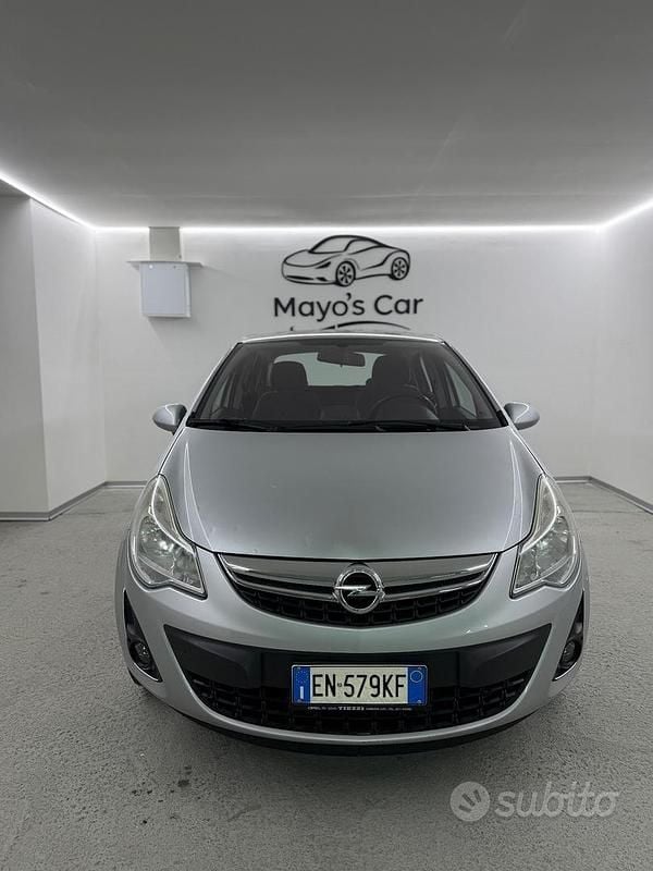Grigio Usata 2012 Opel Corsa Sport Tre volumi | 4500 € (Buon prezzo) - Immagine 1/4