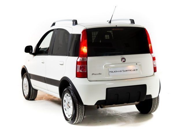? Fiat Panda 4x4 1.2 Benzina 69 CV (2012) • Risparmia 21% ...