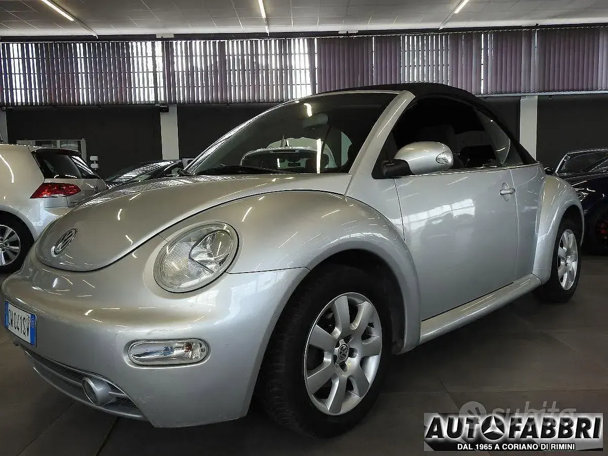 Usata VW New Beetle 102 CV (75 kW) 2005 Grigio Utilitaria