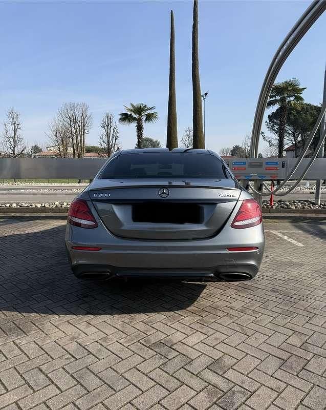 Usata Mercedes E300 252 CV (185 kW) 2018 Berlina