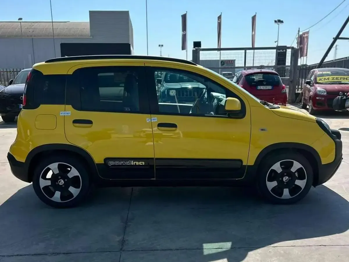 Nuova Fiat Panda Cross Cross 65 CV (47 kW) 2026 Giallo Utilitaria