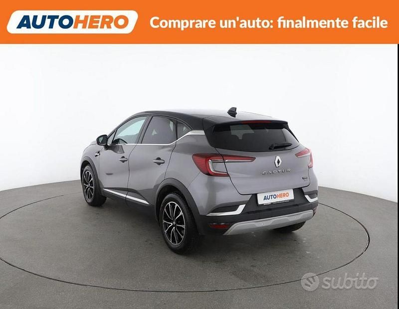 Usata Renault Captur Techno 93 CV (68 kW) 2022 Grigio SUV