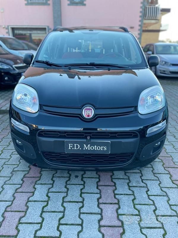 Usata Fiat Panda Lounge 69 CV (50 kW) 2018 Nero Berlina