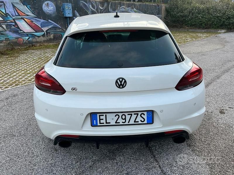 Begagnad VW Scirocco R 265 HK (194 kW) 2012 Vit Sportkupé