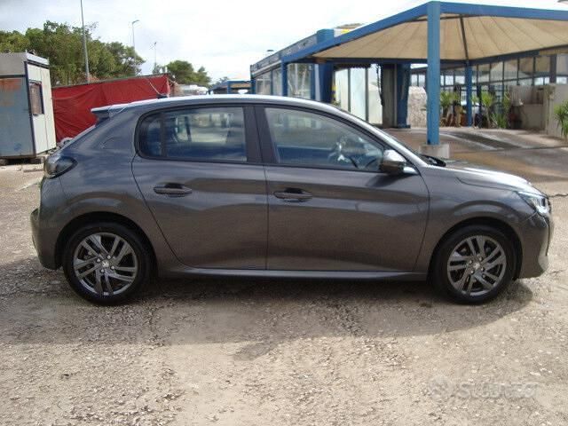 Usata Peugeot 208 GT 101 CV (74 kW) 2021 Grigio Utilitaria