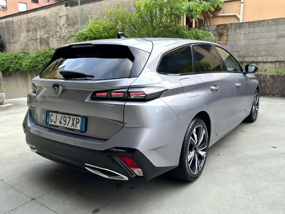 Usata Peugeot 308 SW Allure 131 CV (96 kW) 2022 Other Station wagon