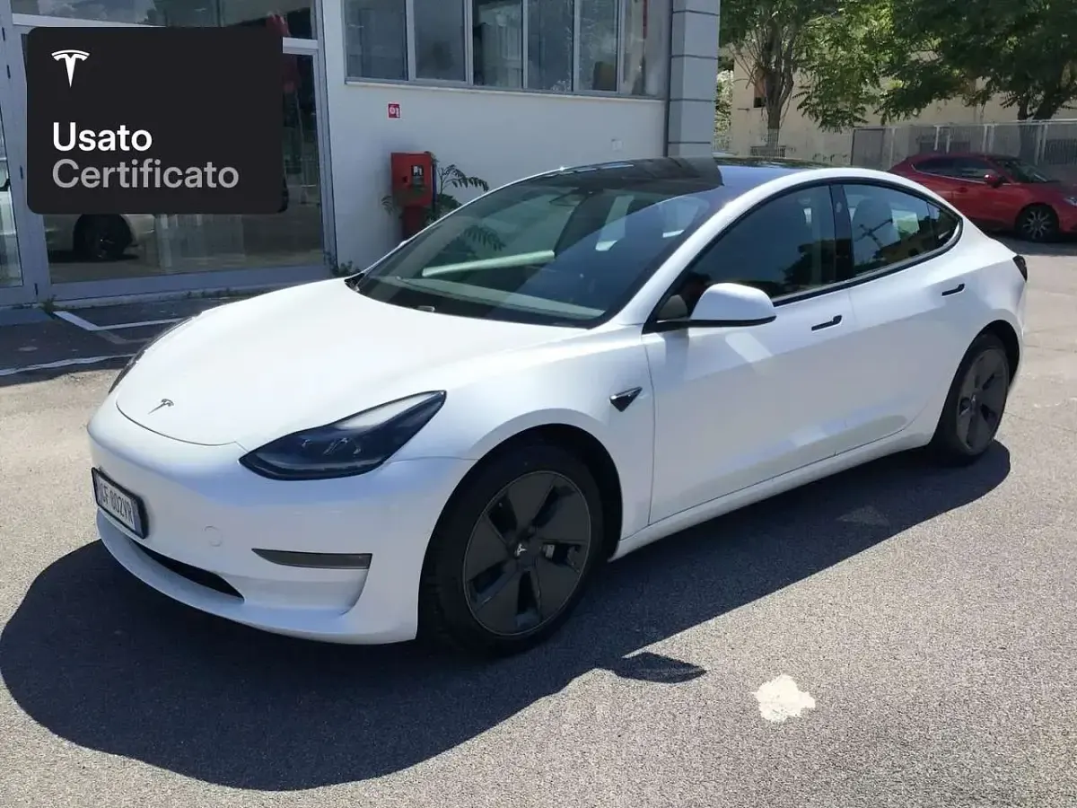 Usata Tesla Model 3 Long Range AWD 324 kW (441 CV) 2021 Pearl white multicoat Berlina