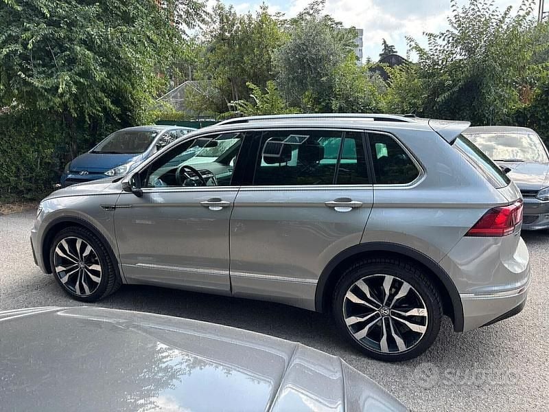 Usata VW Tiguan R-line 190 CV (139 kW) 2020 Grigio SUV