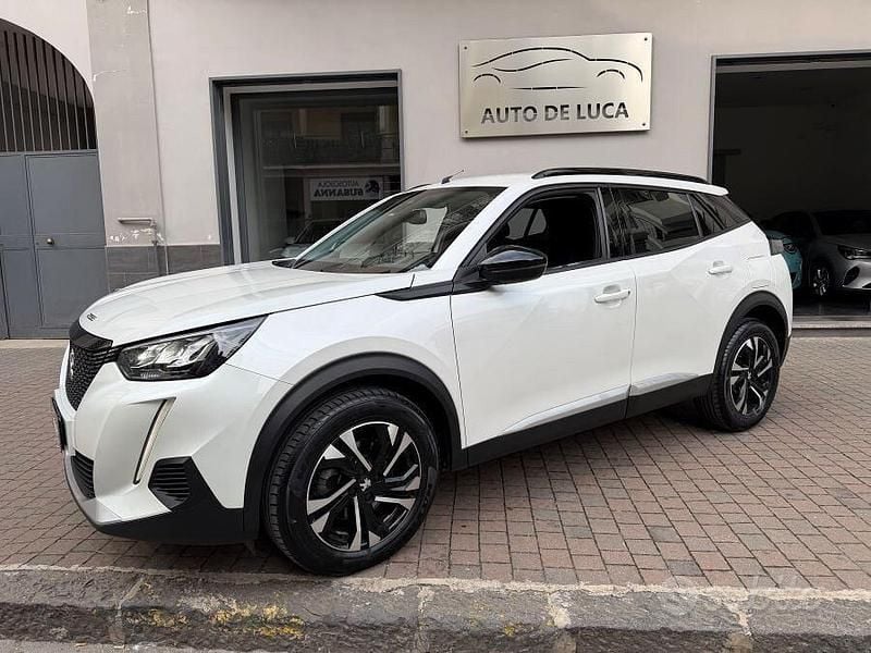 Usata Peugeot 2008 Allure 130 CV (95 kW) 2023 Bianco SUV