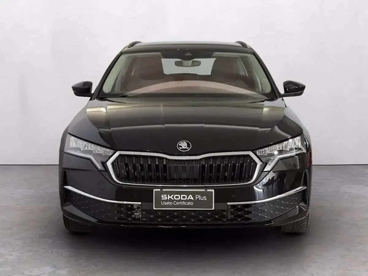Usata Skoda Octavia Executive 150 CV (110 kW) 2025 Nero tulipano perlato Station wagon