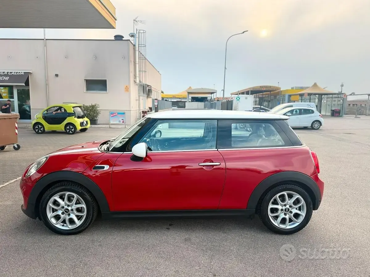 Usata Mini Cooper D 116 CV (85 kW) 2014 Rosso Utilitaria