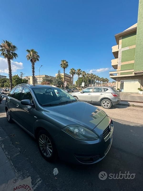 Usata Fiat Croma 150 CV (110 kW) 2009 Grigio Station wagon