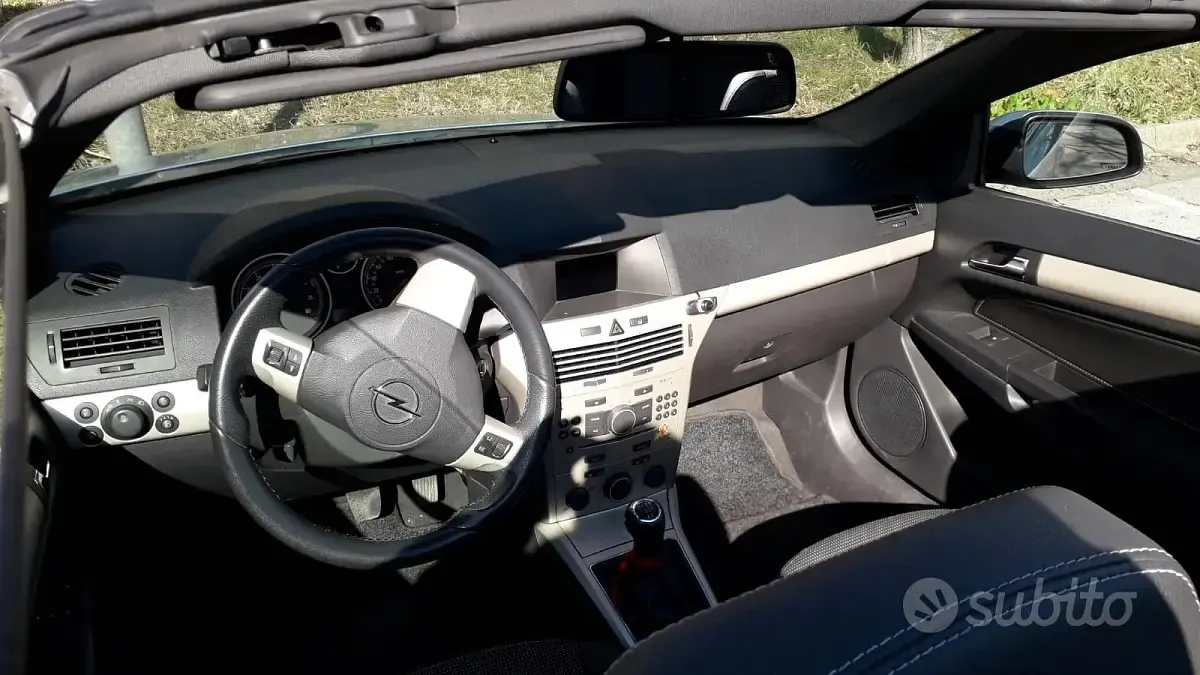 Usata Opel Astra 105 CV (77 kW) 2006 Cabrio