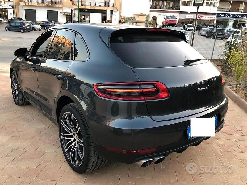 Usata Porsche Macan 253 CV (186 kW) 2018 Grigio SUV