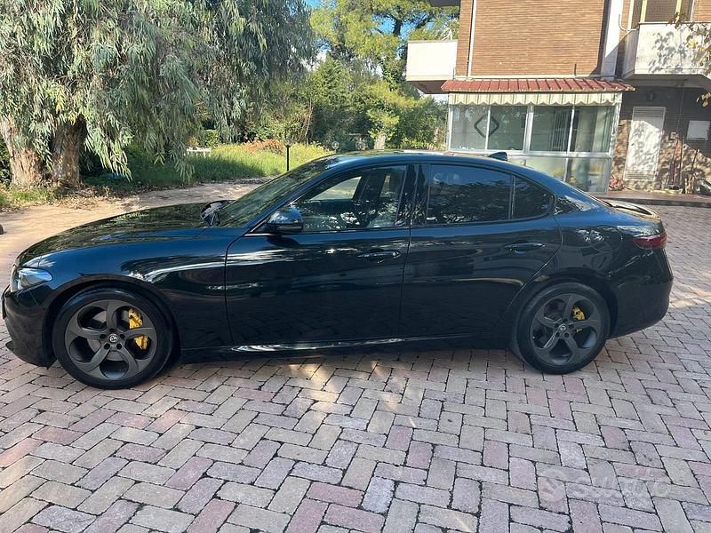 Usata Alfa Romeo Giulia Tech Edition 160 CV (117 kW) 2020 Nero Berlina