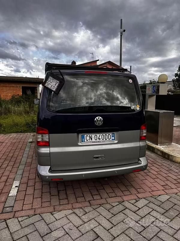 Begagnad VW Multivan Trendline 174 HK (127 kW) 2004 Blå Minibuss