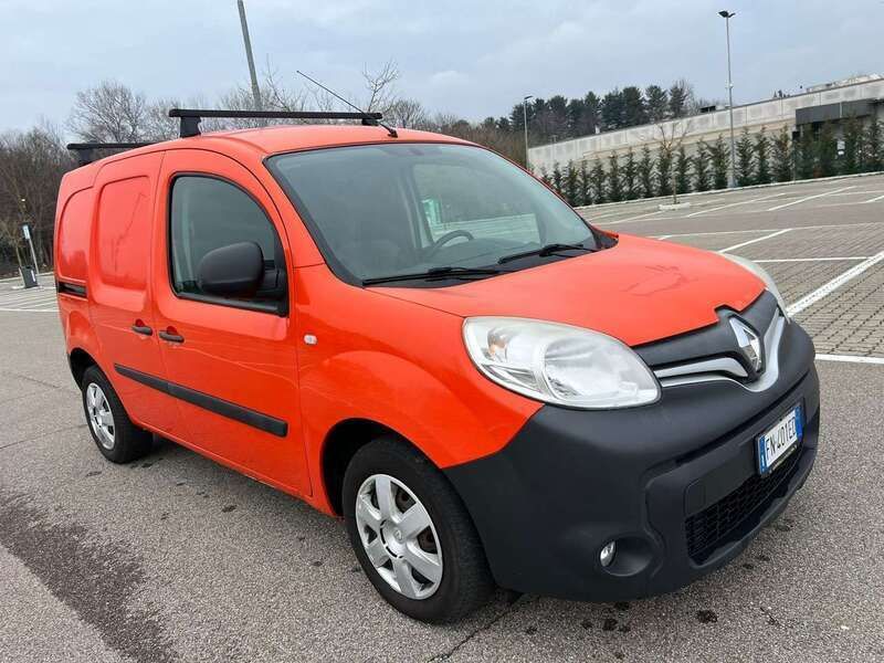 Usata Renault Kangoo Expression 82 CV (60 kW) 2003 Rosso Monovolume