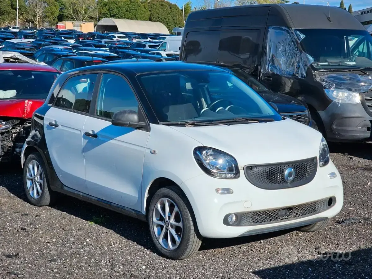 Usata Smart ForFour Passion 71 CV (52 kW) 2018 Bianco Utilitaria