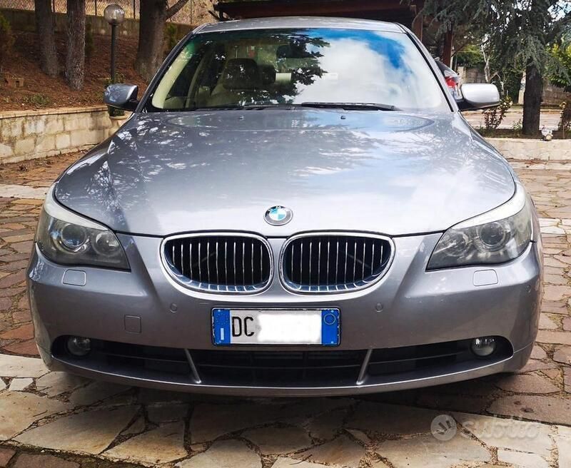 Usata BMW 530 231 CV (169 kW) 2006 Grigio Berlina