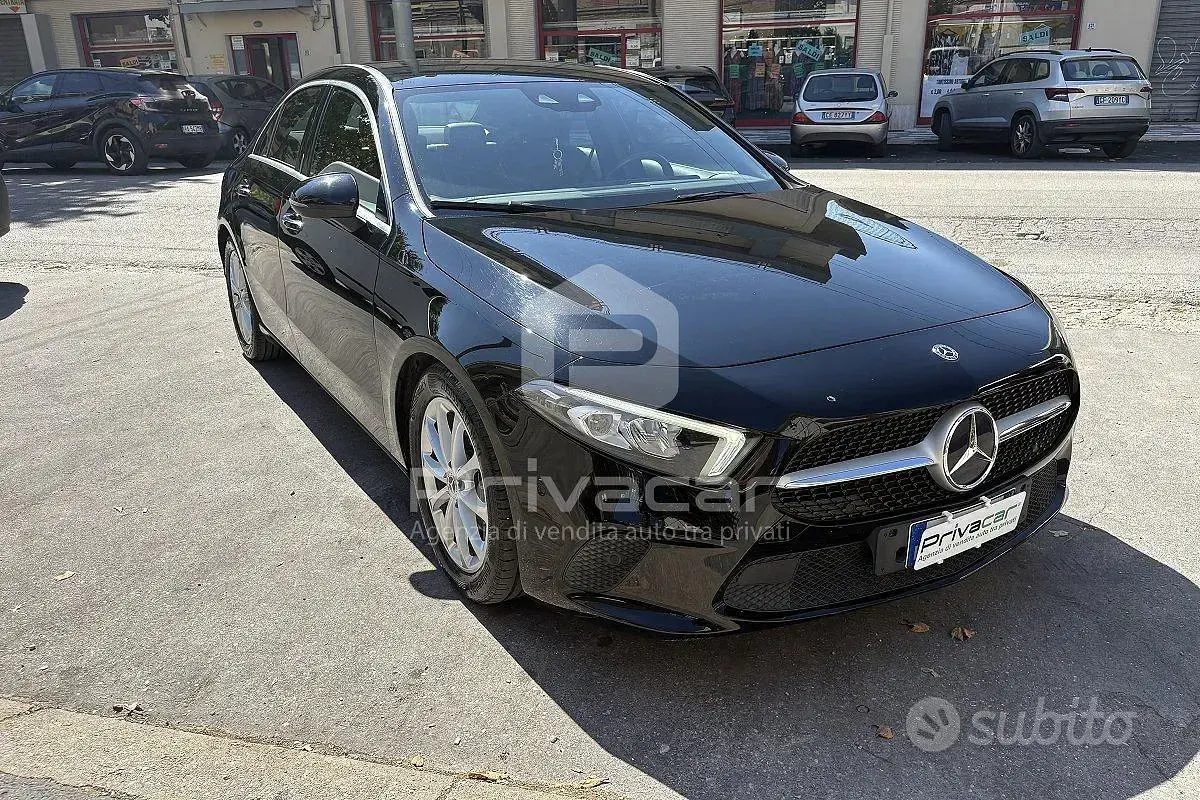 Usata Mercedes A180 116 CV (85 kW) 2020 Nero Berlina