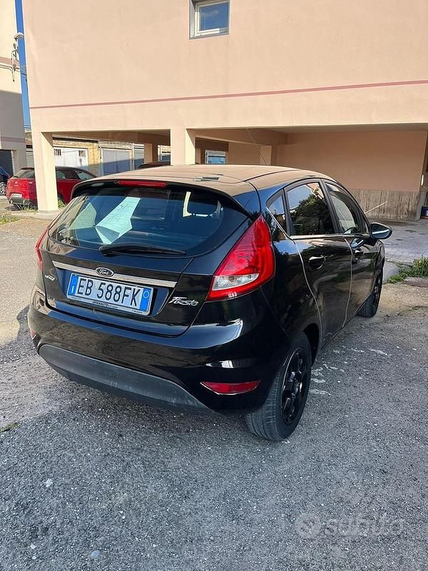 Usata Ford Fiesta 96 CV (70 kW) 2010 Utilitaria
