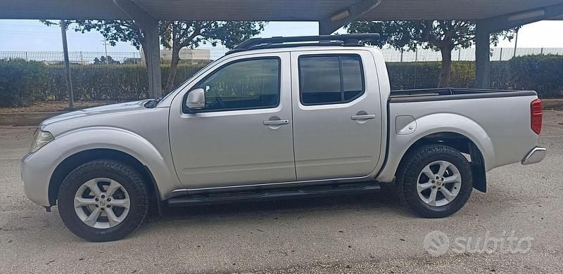 Usata Nissan Navara 190 CV (139 kW) 2010 Grigio Pick-up