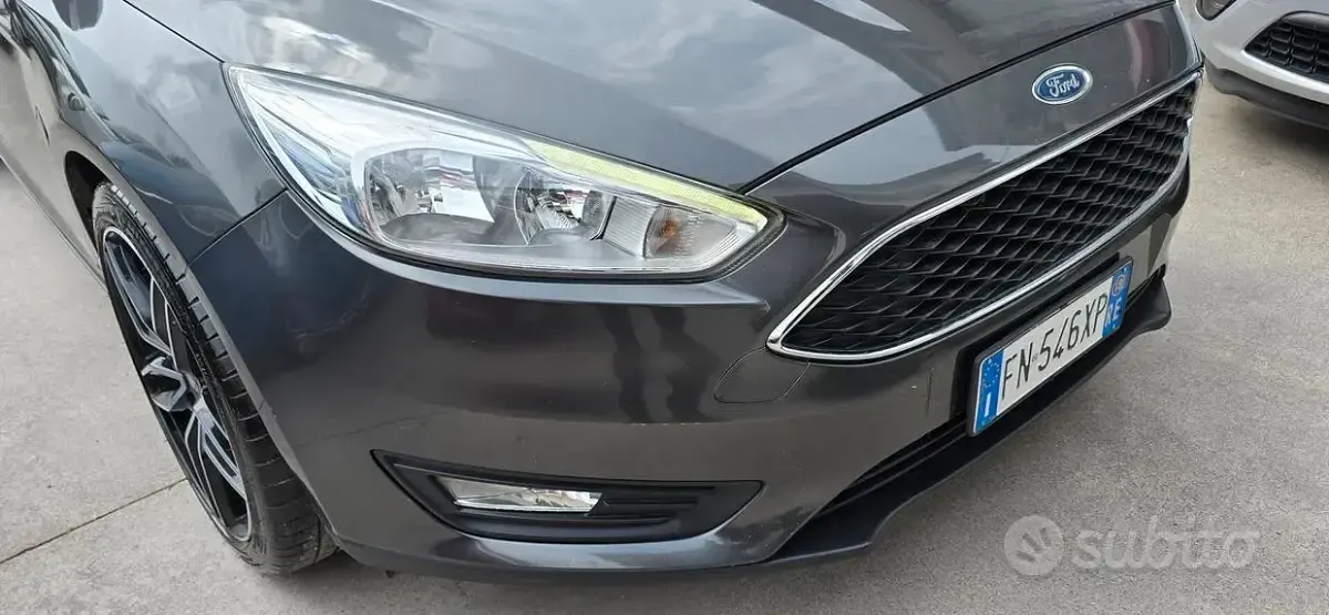 Usata Ford Focus 95 CV (69 kW) 2018 Grigio Berlina