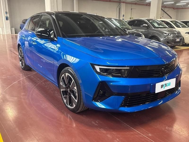 Usata Opel Astra 114 kW (156 CV) 2024 Blu Berlina