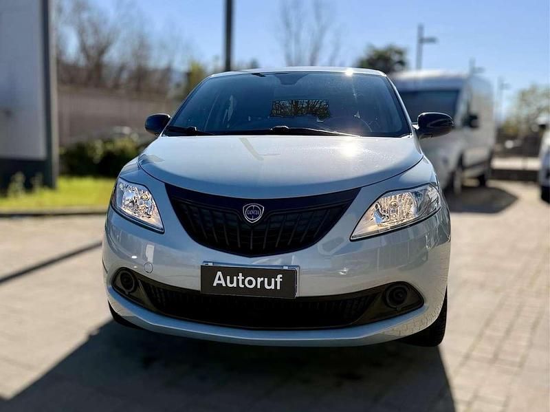 Usata Lancia Ypsilon 69 CV (50 kW) 2023 Livrea verde rugiada Utilitaria