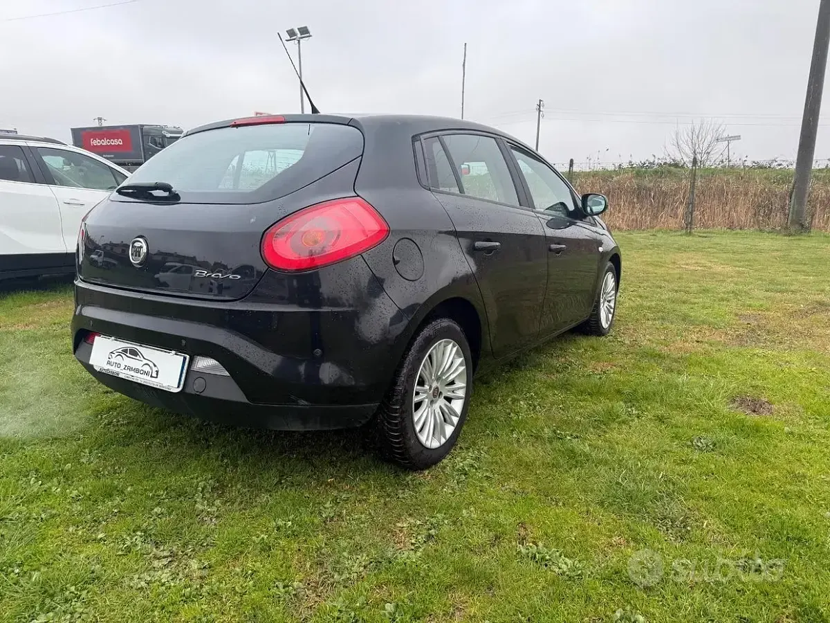 Usata Fiat Bravo Active 120 CV (88 kW) 2010 Nero Utilitaria