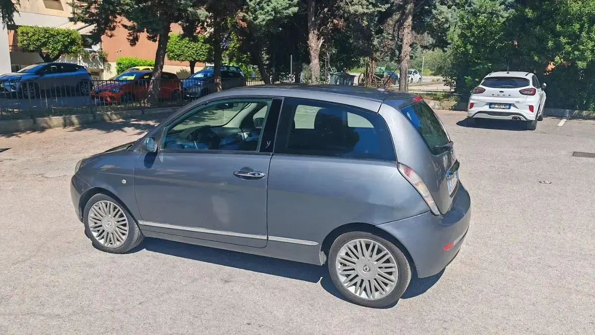Usata Lancia Ypsilon 60 CV (44 kW) 2008 Utilitaria