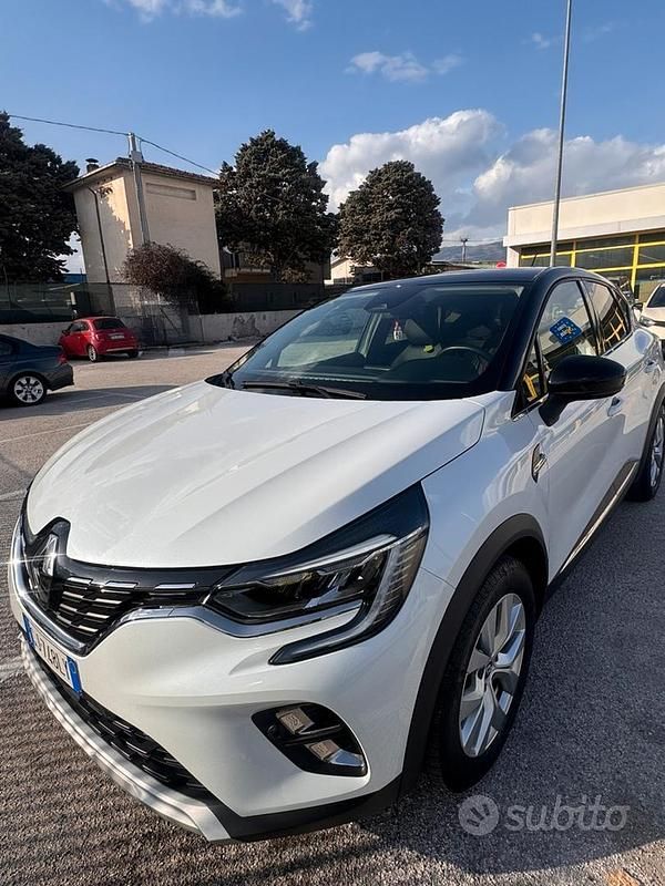 Usata Renault Captur Intens 101 CV (74 kW) 2022 Bianco SUV