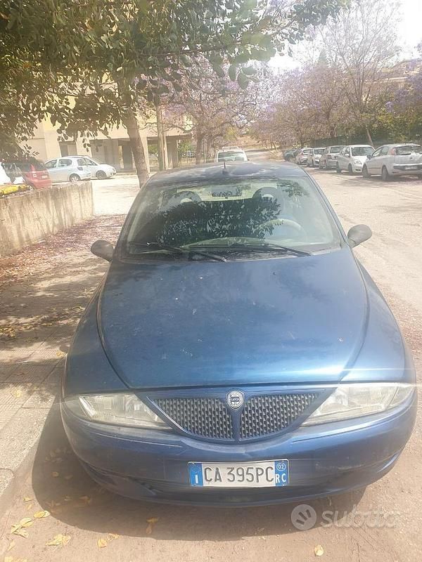 Usata Lancia Ypsilon 60 CV (44 kW) 2003 Blu Utilitaria