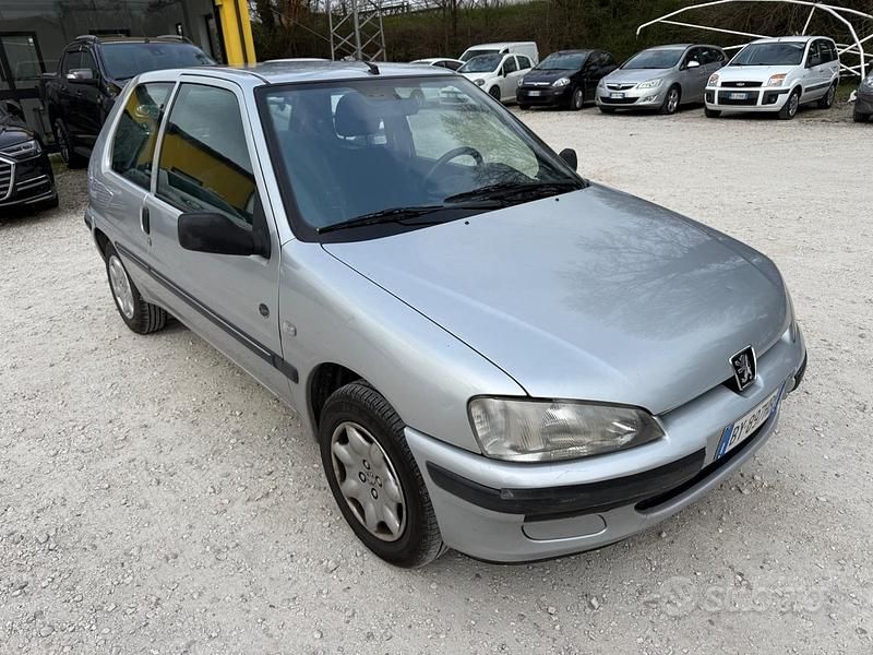 Usata Peugeot 106 60 CV (44 kW) 2002 Grigio Utilitaria